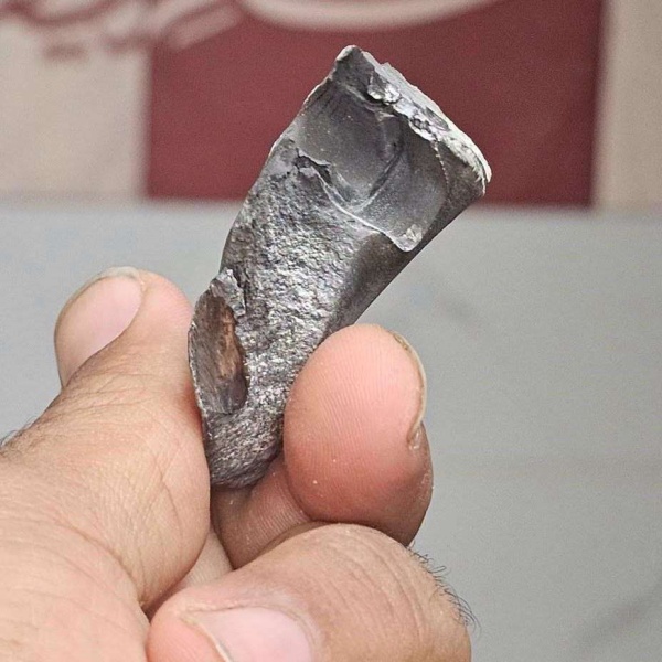 مواطن في مأرب ينجو من شظايا صاروخ حوثي ويكشف حجم الأضرار التي لحقت بمنزله مواطن في مأرب ينجو من شظايا صاروخ حوثي ويكشف حجم الأضرار التي لحقت بمنزله