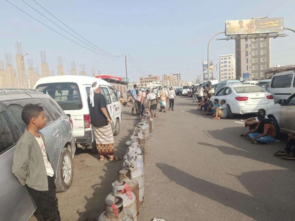 مسافر من عدن إلى صنعاء محطات الغاز بين عدن ولحج خالية والشعب اليمني بعيد عن العنصرية