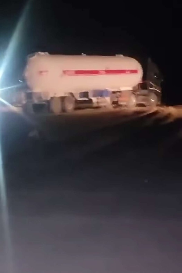 إطلاق النار على قواطر غاز يتسبب بتسرب الغاز من إحدى المقطورات