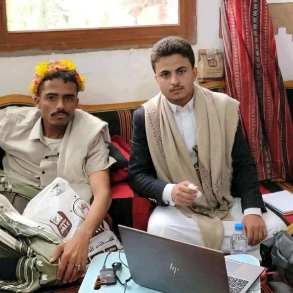 مقابل ١٠ الاف دولار شهريا حميد الأحمر يعلن توقيعه عقد إعلاني مع ابو حيدر العولقي مقابل ١٠ الاف دولار شهريا حميد الأحمر يعلن توقيعه عقد إعلاني مع ابو حيدر العولقي