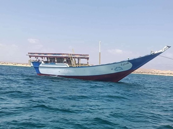 صرخة متضررين من استهداف الحو ثيين لقواربهم في ميناء المخا من يعو ض الناس عن أرزاقهم صرخة متضررين من استهداف الحو ثيين لقواربهم في ميناء المخا من يعو ض الناس عن أرزاقهم