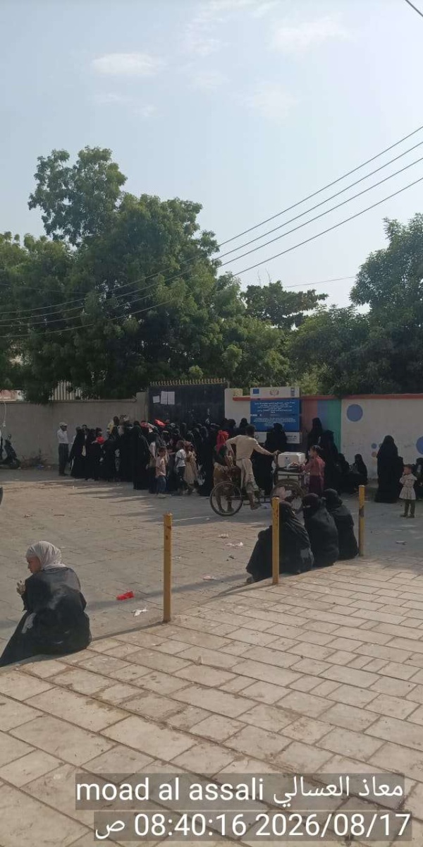ازدحام صباحي أمام المدارس في دار سعد مع بدء التسجيل للعام الدراسي الجديد