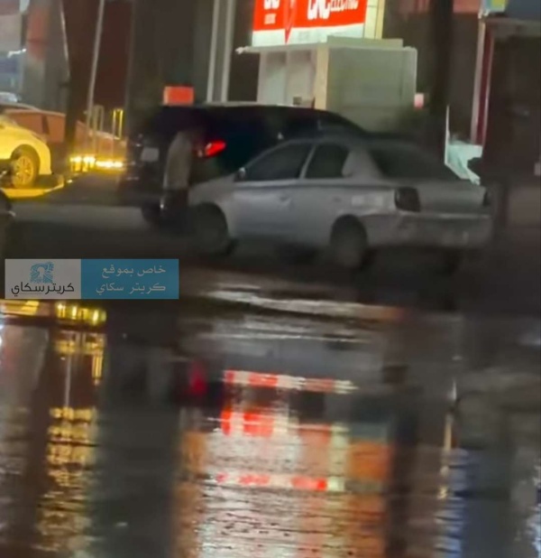 مياه المجاري تغرق شارع التسعين وتثير غضب المواطنين مياه المجاري تغرق شارع التسعين وتثير غضب المواطنين