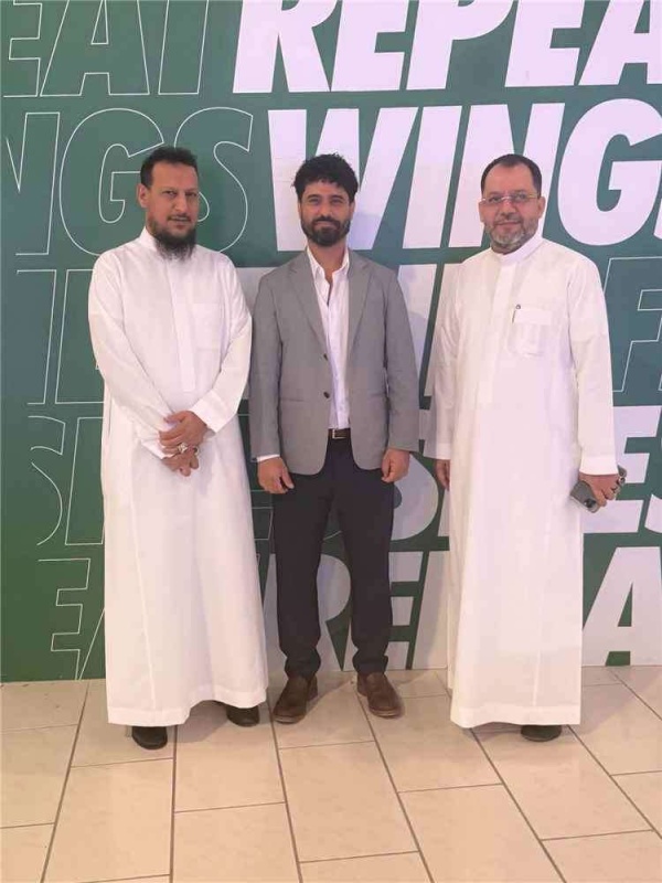عدنان الخضر يلتقي مسؤولين في الرياض ويناقش أوضاع عدن والخدمات عدنان الخضر يلتقي مسؤولين في الرياض ويناقش أوضاع عدن والخدمات