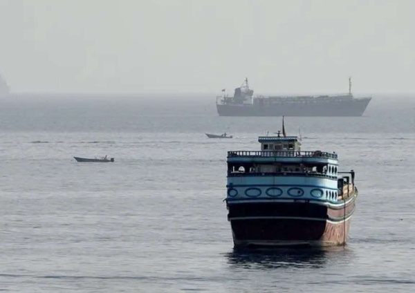 الحوثيون يستعدون لعملية عسكرية كبيرة للسيطرة على الساحل الغربي وصول ا إلى باب المندب الحوثيون يستعدون لعملية عسكرية كبيرة للسيطرة على الساحل الغربي وصول ا إلى باب المندب
