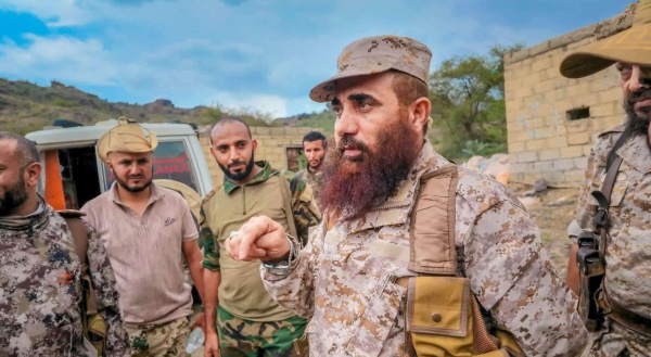 قائد المنطقة العسكرية الرابعة يتفقد الخطوط الأمامية لجبهة الضالع قائد المنطقة العسكرية الرابعة يتفقد الخطوط الأمامية لجبهة الضالع