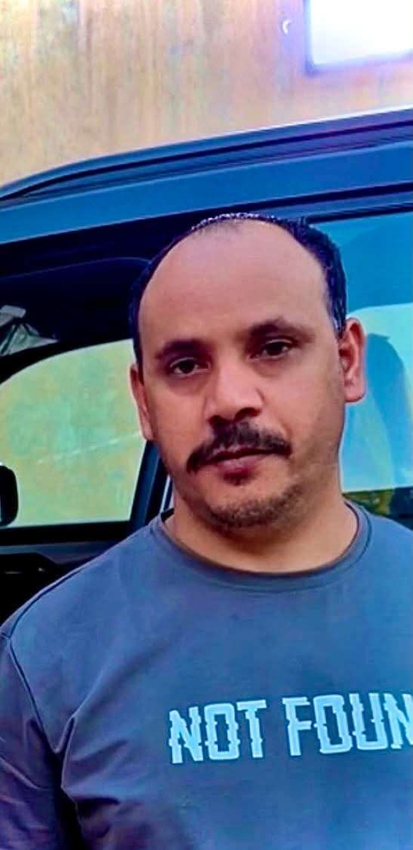 بعد رحيل شقيقه عادل محمد غالب مبادرة إنسانية لانتشال فؤاد من البطالة وفتح باب العمل أمامه بعد رحيل شقيقه عادل محمد غالب مبادرة إنسانية لانتشال فؤاد من البطالة وفتح باب العمل أمامه