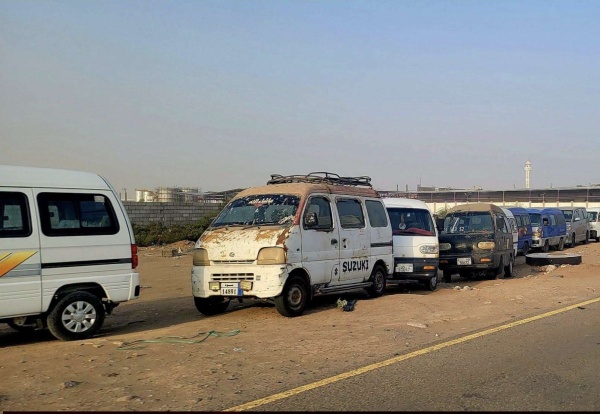 لسائقي السيارات في عدن محطات الغاز تواصل إغلاق أبوابها لليوم الرابع توالي ا