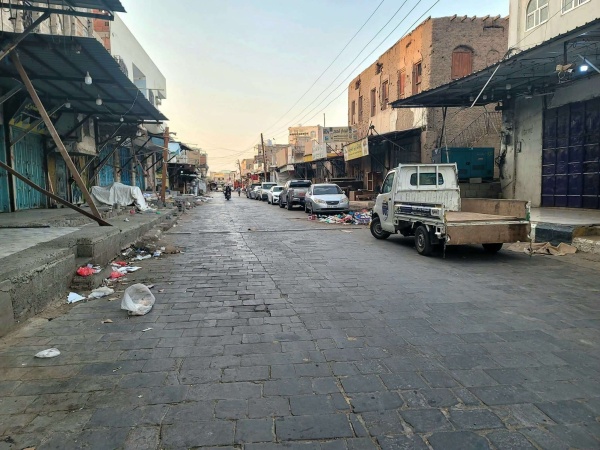 معلم مسن يشكو الجوع والعجز عن توفير الطعام لأسرته ومناشدة لإنقاذ المعلمين معلم مسن يشكو الجوع والعجز عن توفير الطعام لأسرته ومناشدة لإنقاذ المعلمين