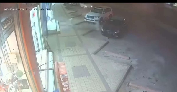تحذير للمغتربين في السعودية شخص يستولي على جوال يمني بعد طلبه لإجراء اتصال تحذير للمغتربين في السعودية شخص يستولي على جوال يمني بعد طلبه لإجراء اتصال