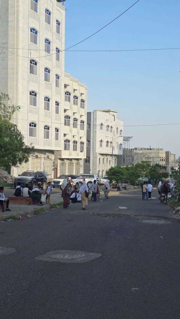 لليوم الثاني انتظام الدراسة في المدارس الحكومية واستمرار إغلاق الأهلية لليوم الثاني انتظام الدراسة في المدارس الحكومية واستمرار إغلاق الأهلية