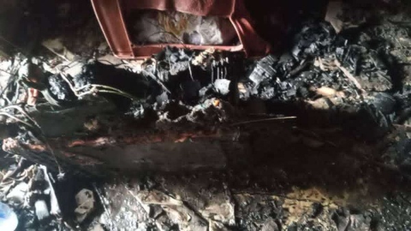 بعد أن التهم الحريق منزلها حملة تضامن لمساندة الصحفية فاطمة رشاد بعد أن التهم الحريق منزلها حملة تضامن لمساندة الصحفية فاطمة رشاد
