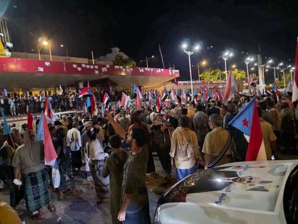 عاجل الكشف عن مايحدث بساحة العروض الان