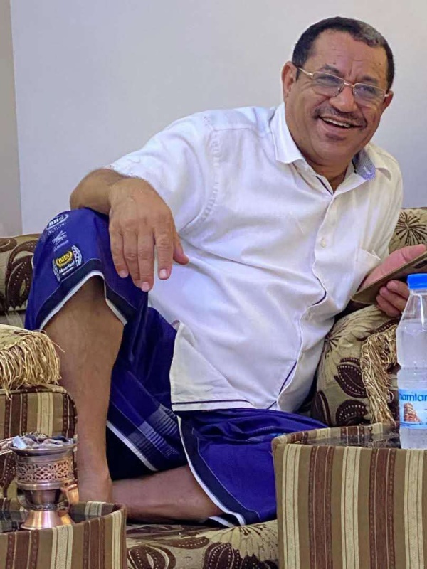 عاجل اللواء الدكتور مختار الرباش يوج ه بحملة أمنية مشتركة لضبط جندي بالحزام الامني اختطف بن شعيلة عاجل اللواء الدكتور مختار الرباش يوج ه بحملة أمنية مشتركة لضبط جندي بالحزام الامني اختطف بن شعيلة