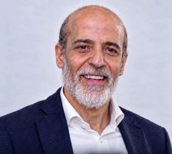 زوجة الدكتور علي المضواحي تجدد مناشدتها لإطلاق سراحه زوجة الدكتور علي المضواحي تجدد مناشدتها لإطلاق سراحه