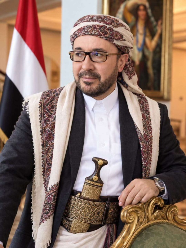 فيصل القاسم يظهر بالزي اليمني ويوجه رسالة مؤثرة لليمنيين فيصل القاسم يظهر بالزي اليمني ويوجه رسالة مؤثرة لليمنيين
