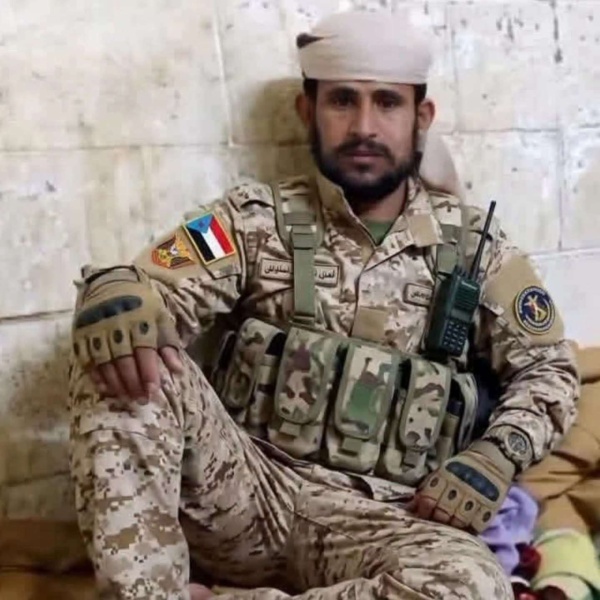 استشهاد جندي في قوات العمالقة بجبهة الحد