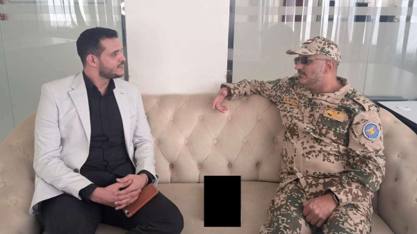 مذيع الجمهورية يكشف ليلة سقوط المخا طارق صالح اختفى في اللحظة الحاسمة والقوات انسحبت دون معركة مذيع الجمهورية يكشف ليلة سقوط المخا طارق صالح اختفى في اللحظة الحاسمة والقوات انسحبت دون معركة