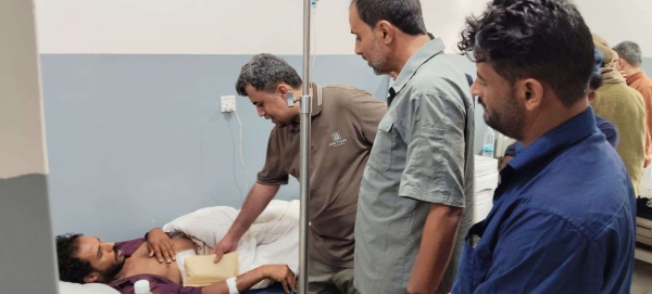 مدير دائرة الخدمات الطبية للمقاومة الوطنية يتفقد جرحى القوات المسلحة ويطلع على أوضاعهم الصحية مدير دائرة الخدمات الطبية للمقاومة الوطنية يتفقد جرحى القوات المسلحة ويطلع على أوضاعهم الصحية