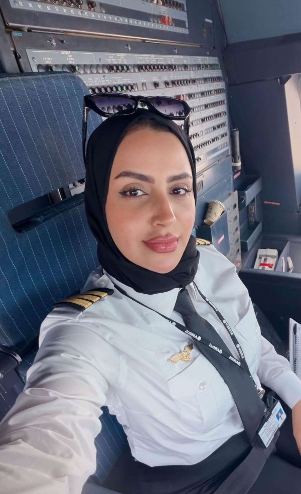 بعد 16 عام ا من الانتظار عفراء محبوب تعود للطيران وتستأنف حلمها في سماء عدن بعد 16 عام ا من الانتظار عفراء محبوب تعود للطيران وتستأنف حلمها في سماء عدن