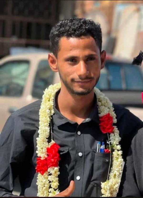 مسلح حوثي يقتل شخص ا ويصيب ثلاثة آخرين بجروح خطيرة بسبب خلاف على أرض في تعز مسلح حوثي يقتل شخص ا ويصيب ثلاثة آخرين بجروح خطيرة بسبب خلاف على أرض في تعز