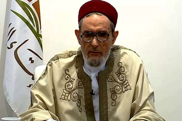 وزير الأوقاف السابق يرد على مفتي ليبيا وزير الأوقاف السابق يرد على مفتي ليبيا
