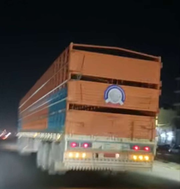 دعوة عاجلة لسائقي النقل الثقيل في عدن ولحج وأبين دعوة عاجلة لسائقي النقل الثقيل في عدن ولحج وأبين