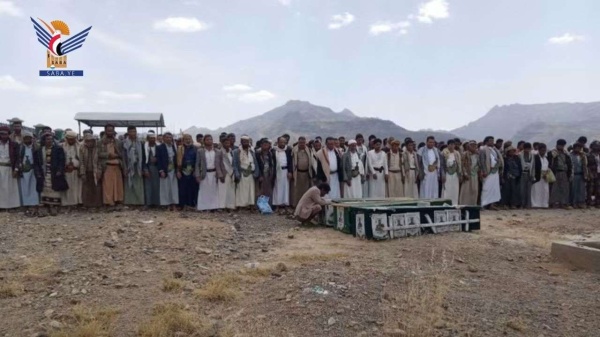 تشييع 20 جثة لعناصر مليشيا الحوثي في عمران بعد مقتلهم بجبهات تعز تشييع 20 جثة لعناصر مليشيا الحوثي في عمران بعد مقتلهم بجبهات تعز