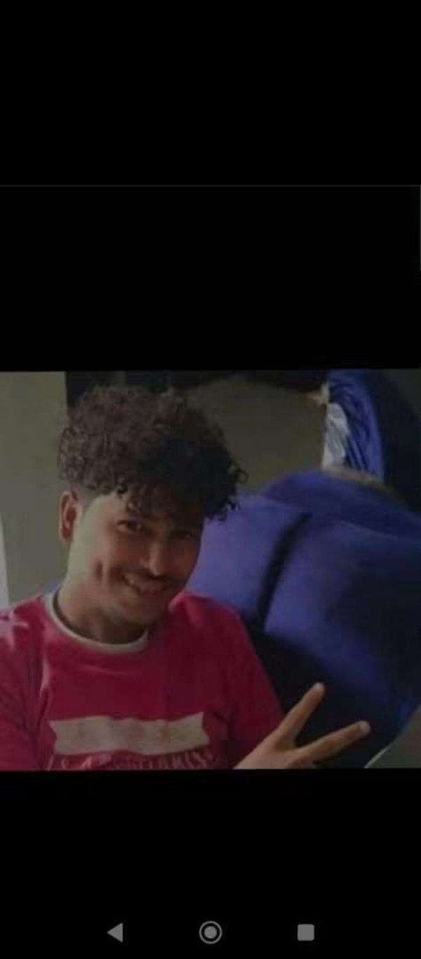 المنصورة بعدن تشي ع جثمان الشهيد إبراهيم الملاحي الذي استشهد في الساحل الغربي المنصورة بعدن تشي ع جثمان الشهيد إبراهيم الملاحي الذي استشهد في الساحل الغربي