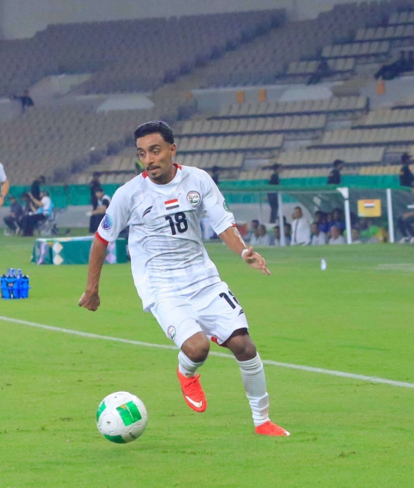 عادل عباس يخطف الأضواء في خليجي 27 ويتوج بجائزة أفضل لاعب صاعد عادل عباس يخطف الأضواء في خليجي 27 ويتوج بجائزة أفضل لاعب صاعد