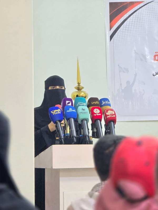 دائرة المرأة بالمقاومة الشعبية تطلق حملة لتوفير 10 آلاف قطعة سلاح و10 ملايين طلقة دائرة المرأة بالمقاومة الشعبية تطلق حملة لتوفير 10 آلاف قطعة سلاح و10 ملايين طلقة