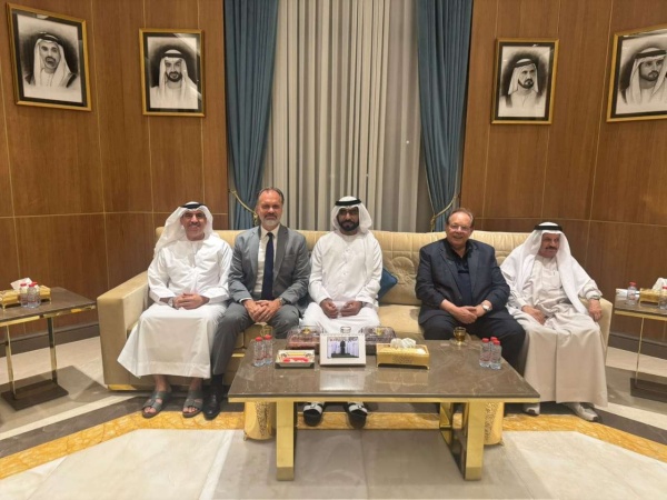 الرئيس علي ناصر محمد يلتقي الشيخ محمد بن راشد بن مانع آل مكتوم والقنصل الأمريكي والسفير يوسف عيسى الصابري في دبي