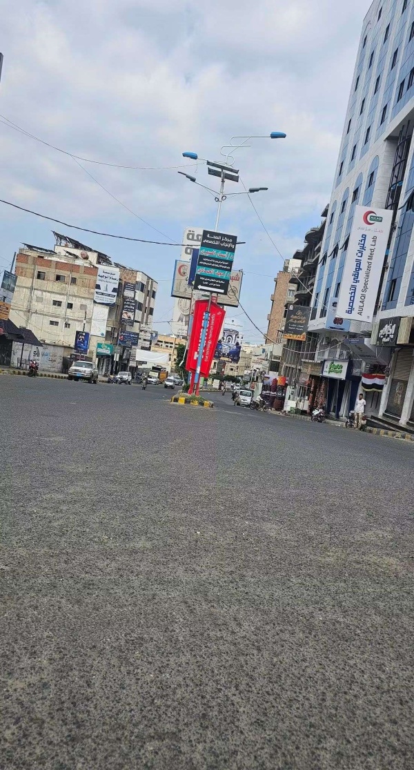 في ظل حصار الحوثيين مواطن من تعز يكفينا متر بمتر نعيش فيه بحريتنا