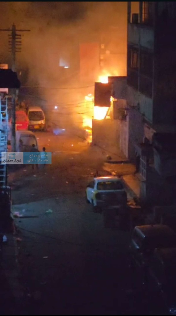 حريق هائل بسبب انفجار اسطوانة غاز بمطعم في عدن