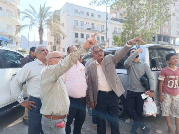 انهيار الشرفات في مباني قديمة بعدن ناقوس خطر بدأ يدق لكوارث قادمة مالم يتم تداركه انهيار الشرفات في مباني قديمة بعدن ناقوس خطر بدأ يدق لكوارث قادمة مالم يتم تداركه