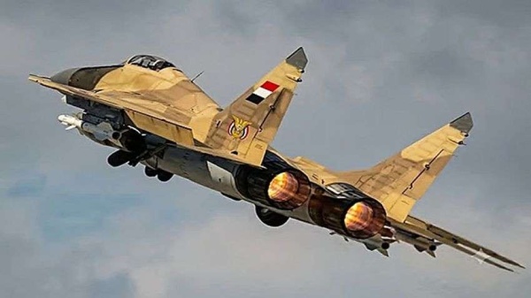 الطيران الحربي يستهدف منصات صواريخ ورادارات وتعزيزات حوثية في محافظة تعز الطيران الحربي يستهدف منصات صواريخ ورادارات وتعزيزات حوثية في محافظة تعز