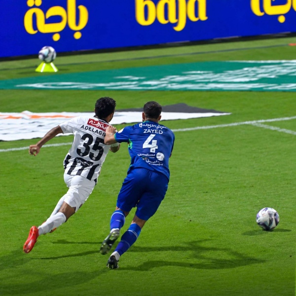 عادل عباس يعل ق على ظهوره الأول بقميص الشباب في دوري روشن عادل عباس يعل ق على ظهوره الأول بقميص الشباب في دوري روشن