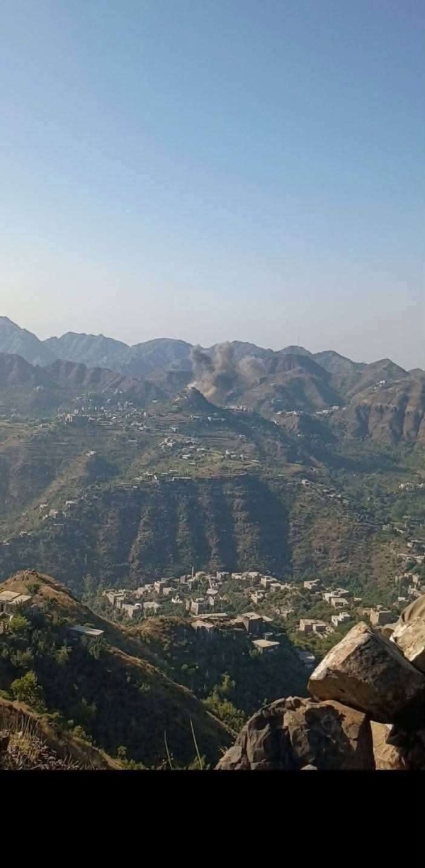 مصدر قوات الجيش تنسحب من مواقع عسكرية سيطرت عليها بالمساء بتعز لهذا السبب مصدر قوات الجيش تنسحب من مواقع عسكرية سيطرت عليها بالمساء بتعز لهذا السبب