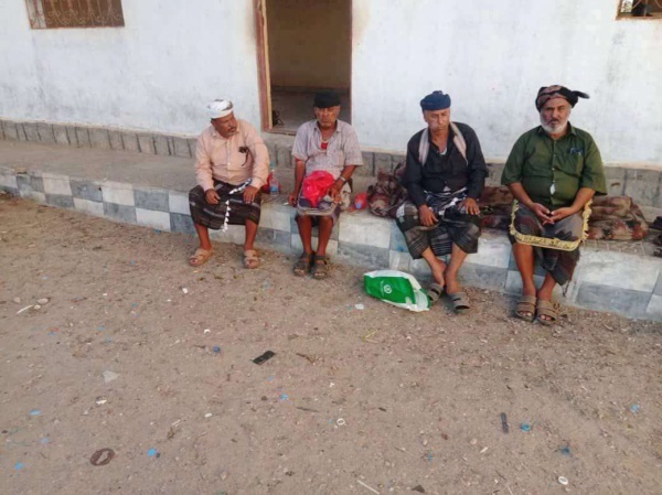 شيخ أحوري يسلم نفسه لإدارة أمن أحور ضمانا لتسليم قتلة التاجر أحمد الكثيري الحضرمي شيخ أحوري يسلم نفسه لإدارة أمن أحور ضمانا لتسليم قتلة التاجر أحمد الكثيري الحضرمي