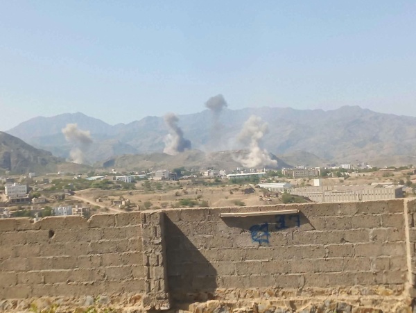 قصف مدفعي حو ثي يستهدف منازل المواطنين في مشرعة وحدنان بتعز قصف مدفعي حو ثي يستهدف منازل المواطنين في مشرعة وحدنان بتعز
