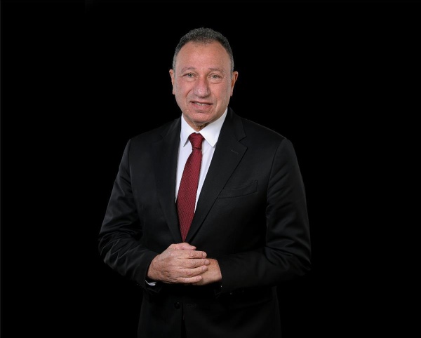 بعد اعتذاره الخطيب يتنازل عن القضايا المرفوعة ضد مدحت شلبي بعد اعتذاره الخطيب يتنازل عن القضايا المرفوعة ضد مدحت شلبي