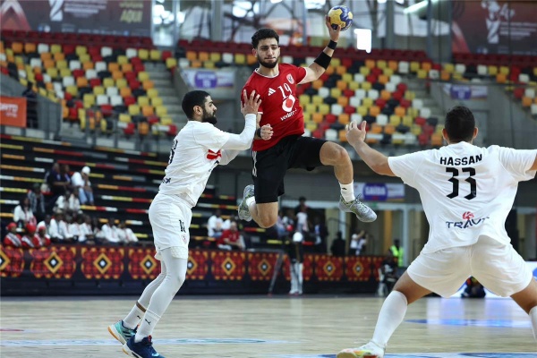 بـقاضية جديدة الأهلي يهزم الزمالك ويتوج ببطولة إفريقيا لكرة اليد