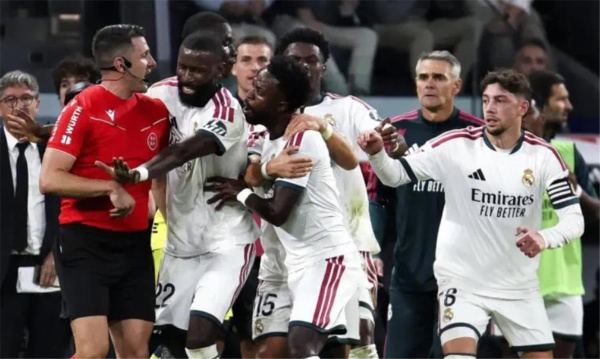 عاجل ورسمي ا الإعلان عن عقوبة فينيسيوس وموقفه من مباراة ريال مدريد وبرشلونة