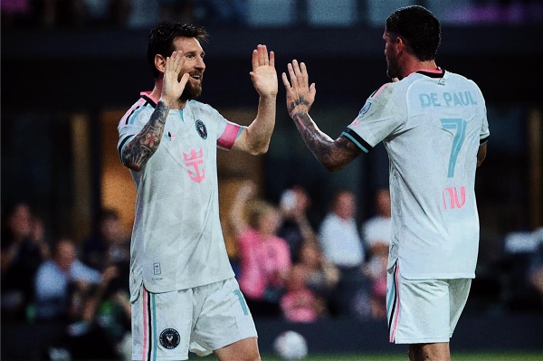 فيديو بمشاركة ميسي إنتر ميامي يهزم نيويورك سيتي ويتأهل إلى الأدوار الإقصائية للدوري الأمريكي فيديو بمشاركة ميسي إنتر ميامي يهزم نيويورك سيتي ويتأهل إلى الأدوار الإقصائية للدوري الأمريكي