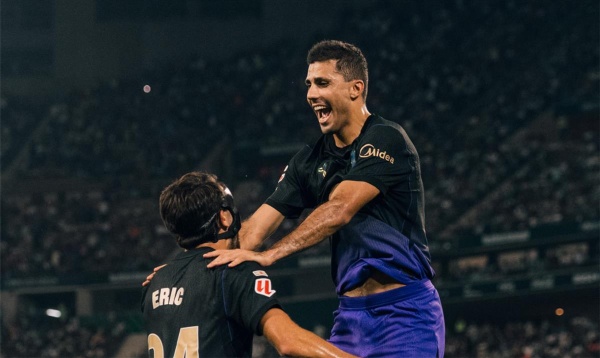 ترتيب الدوري الإسباني بعد فوز برشلونة على ريال بيتيس ترتيب الدوري الإسباني بعد فوز برشلونة على ريال بيتيس