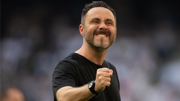 دي زيربي يعلن إصابة لاعب توتنهام ويوضح قضية ريتشارليسون لم تعد مسئوليتي دي زيربي يعلن إصابة لاعب توتنهام ويوضح قضية ريتشارليسون لم تعد مسئوليتي