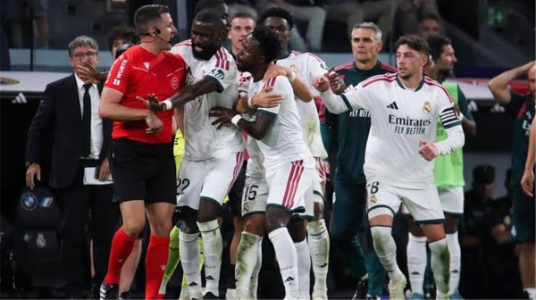 عقوبة لن تعجبه حكم مباراة ريال مدريد وفياريال يدين فينيسيوس جونيور عقوبة لن تعجبه حكم مباراة ريال مدريد وفياريال يدين فينيسيوس جونيور