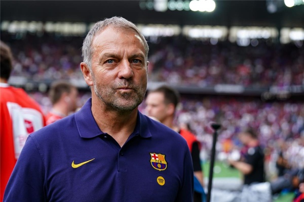 فليك يتخذ قرار ا هام ا قبل مواجهة برشلونة وجالطة سراي بـ دوري أبطال أوروبا فليك يتخذ قرار ا هام ا قبل مواجهة برشلونة وجالطة سراي بـ دوري أبطال أوروبا