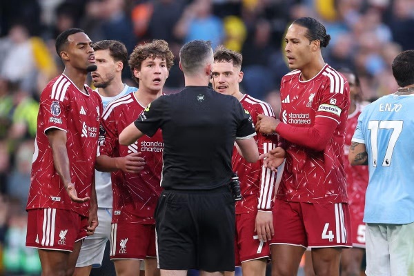 جيرارد يدافع عن لاعب ليفربول كان سيتألق لو لم يرحل محمد صلاح