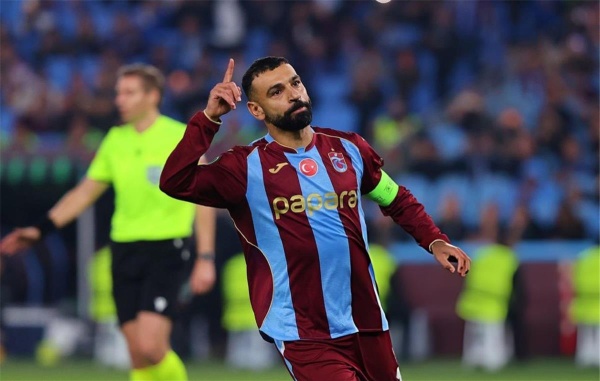 فيديو محمد صلاح رفض طلب مدرب طرابزون قبل مباراة هارتس